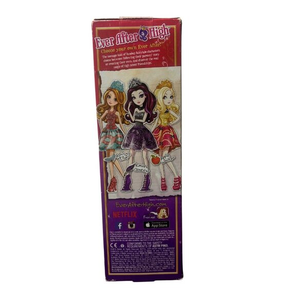 Ever After High Apple White Daughter Of Snow White Doll Netflix Exclusive NIB - Picture 3 of 6